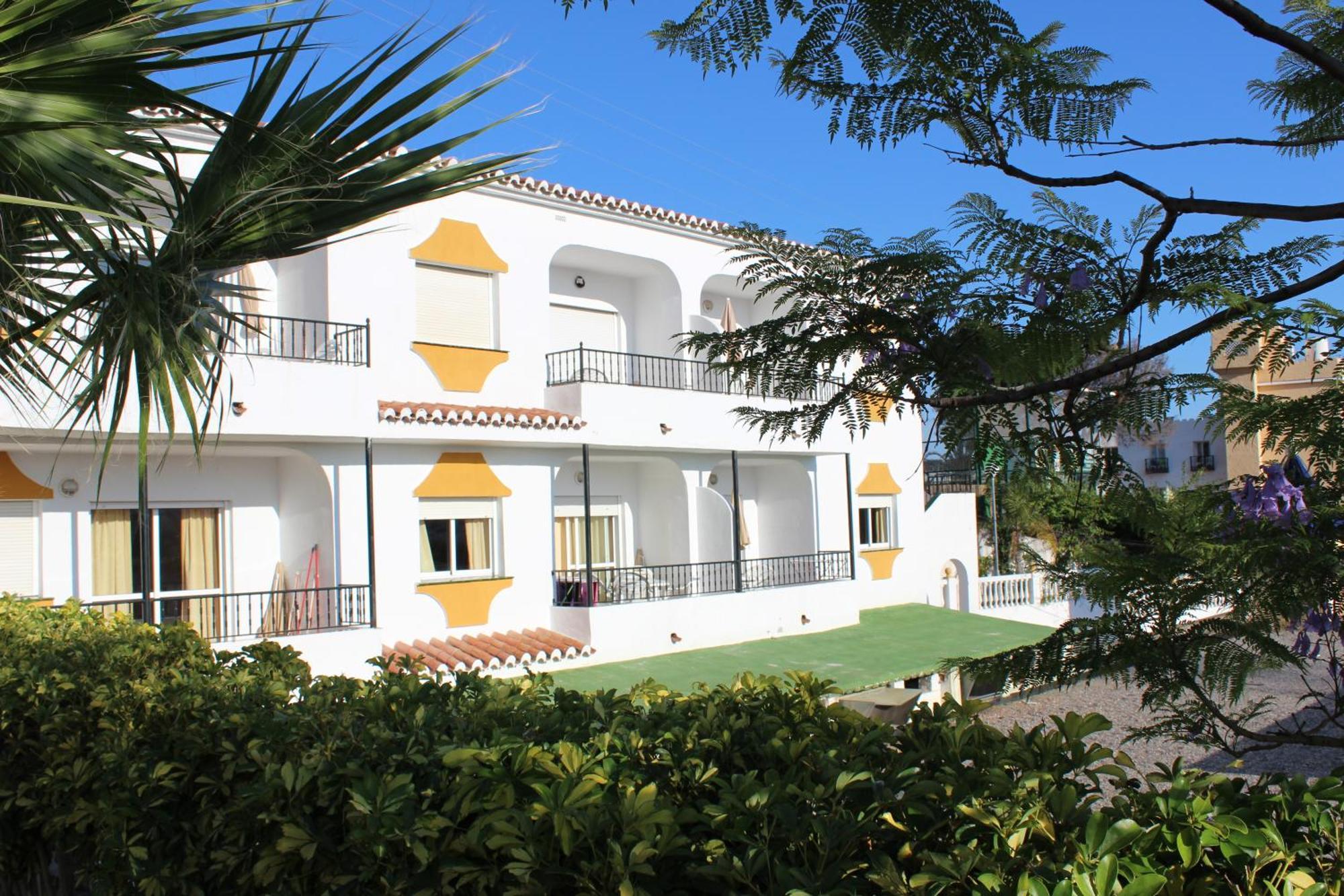 Apartamentos Las Rosas De Capistrano Nerja Luaran gambar