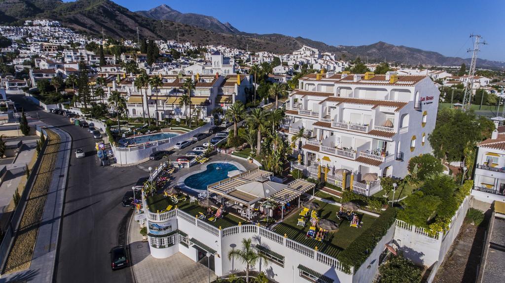 Apartamentos Las Rosas De Capistrano Nerja Luaran gambar