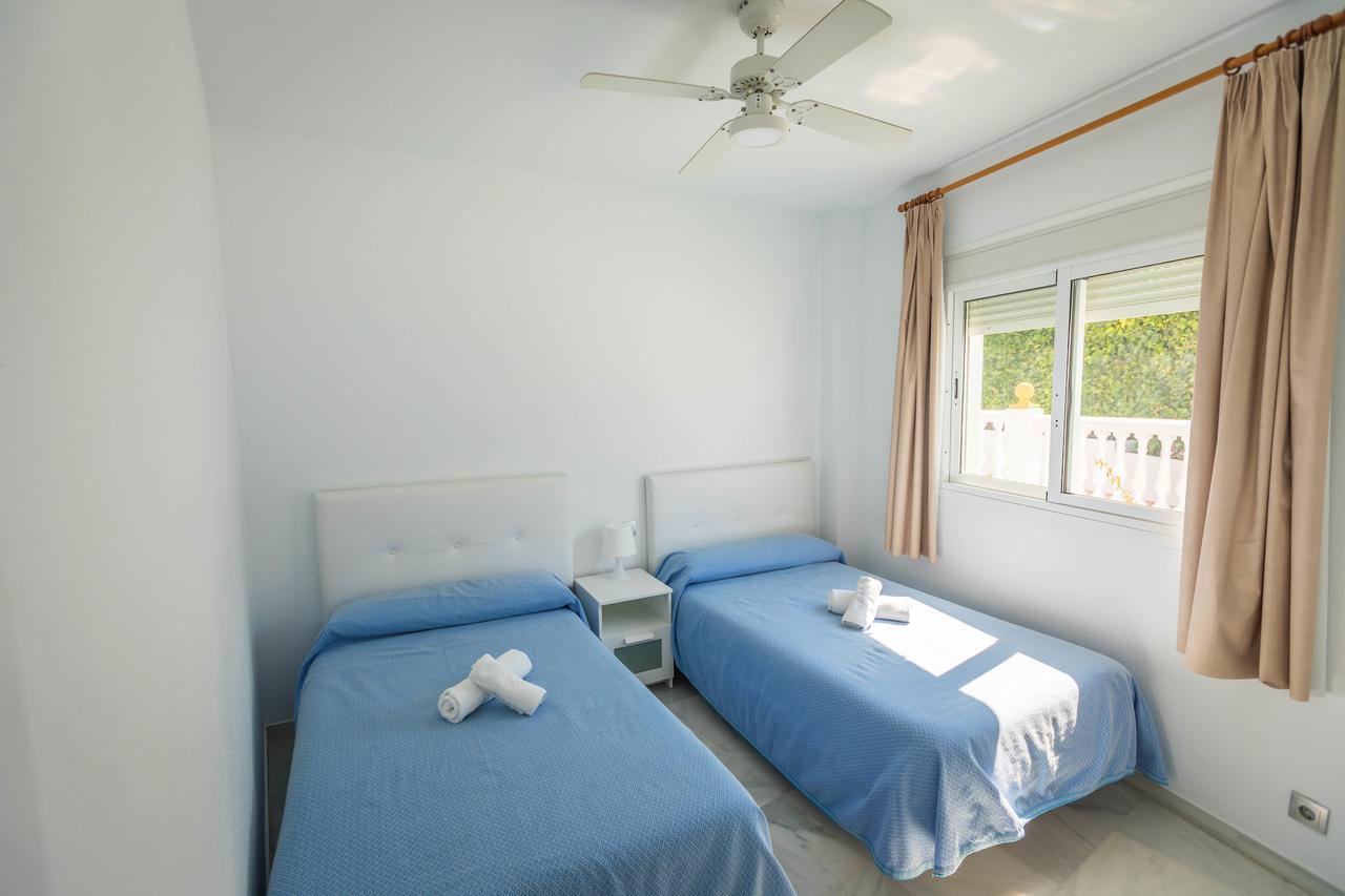 Apartamentos Las Rosas De Capistrano Nerja Luaran gambar